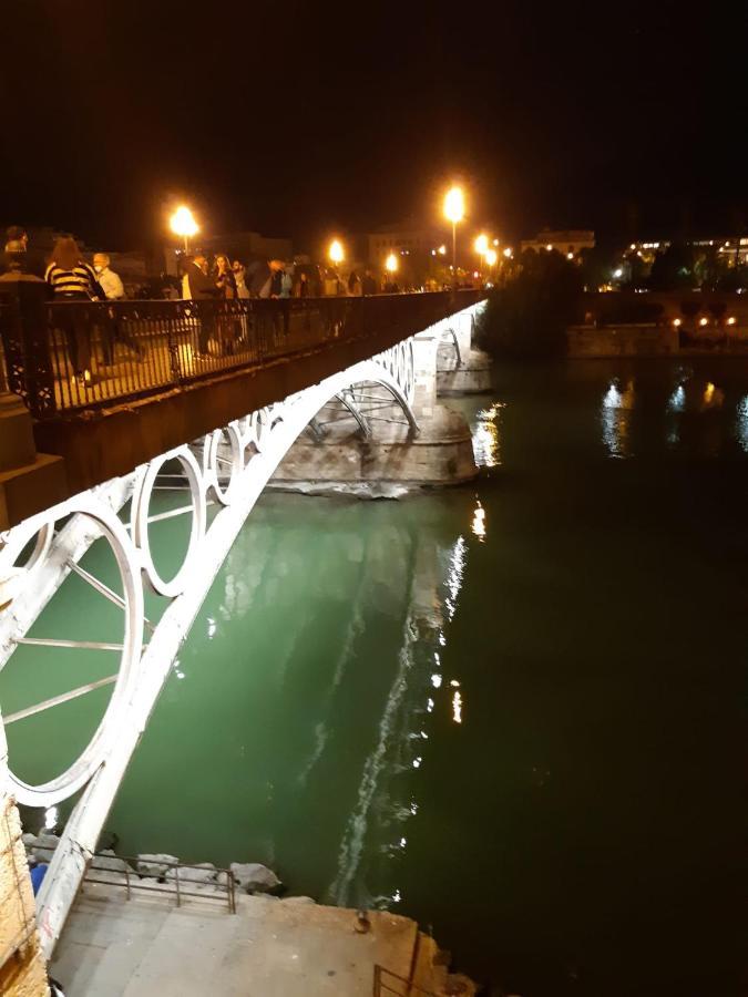 Acogedor Apartamento En Pleno Corazon De Triana Sevilla Eksteriør billede